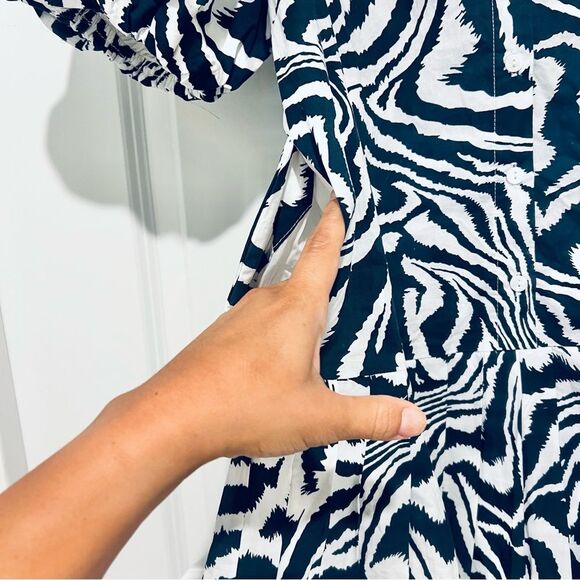 AVARA EXCLUSIVE Women’s Elyse Dress Sz Small Puff Sleeve Navy/White Pockets NWT - Picture 10 of 16